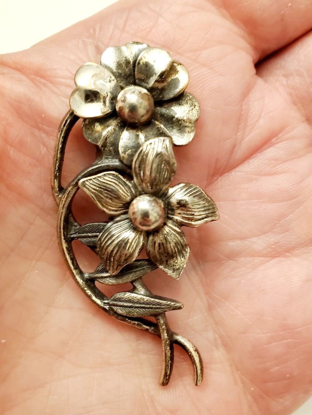 Floral Silver-Tone Flower Brooch Vintage 2.5 Inch